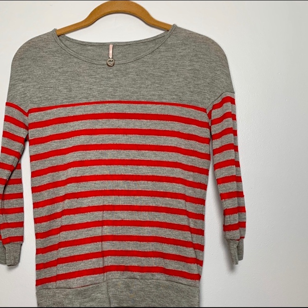 ❤️ Stripped 3/4 Length Top ❤️